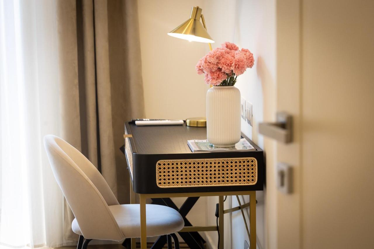 Colosseum Boutique Apartment Rome Bagian luar foto