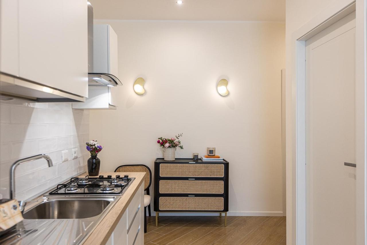 Colosseum Boutique Apartment Rome Bagian luar foto