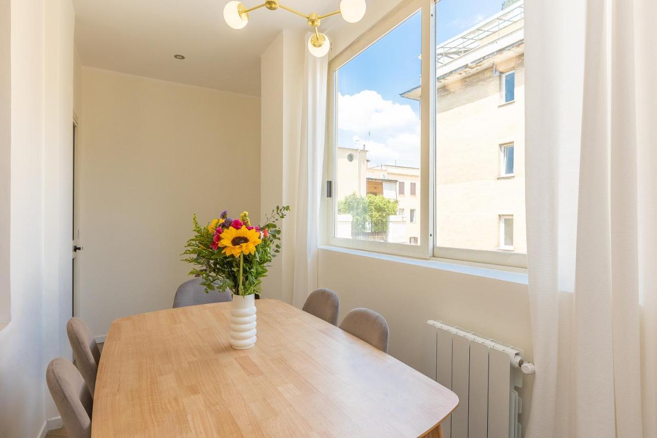 Colosseum Boutique Apartment Rome Bagian luar foto