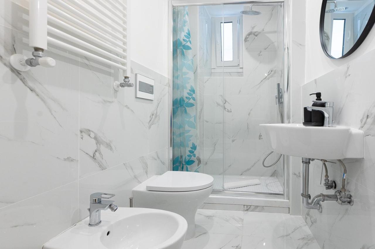 Colosseum Boutique Apartment Rome Bagian luar foto