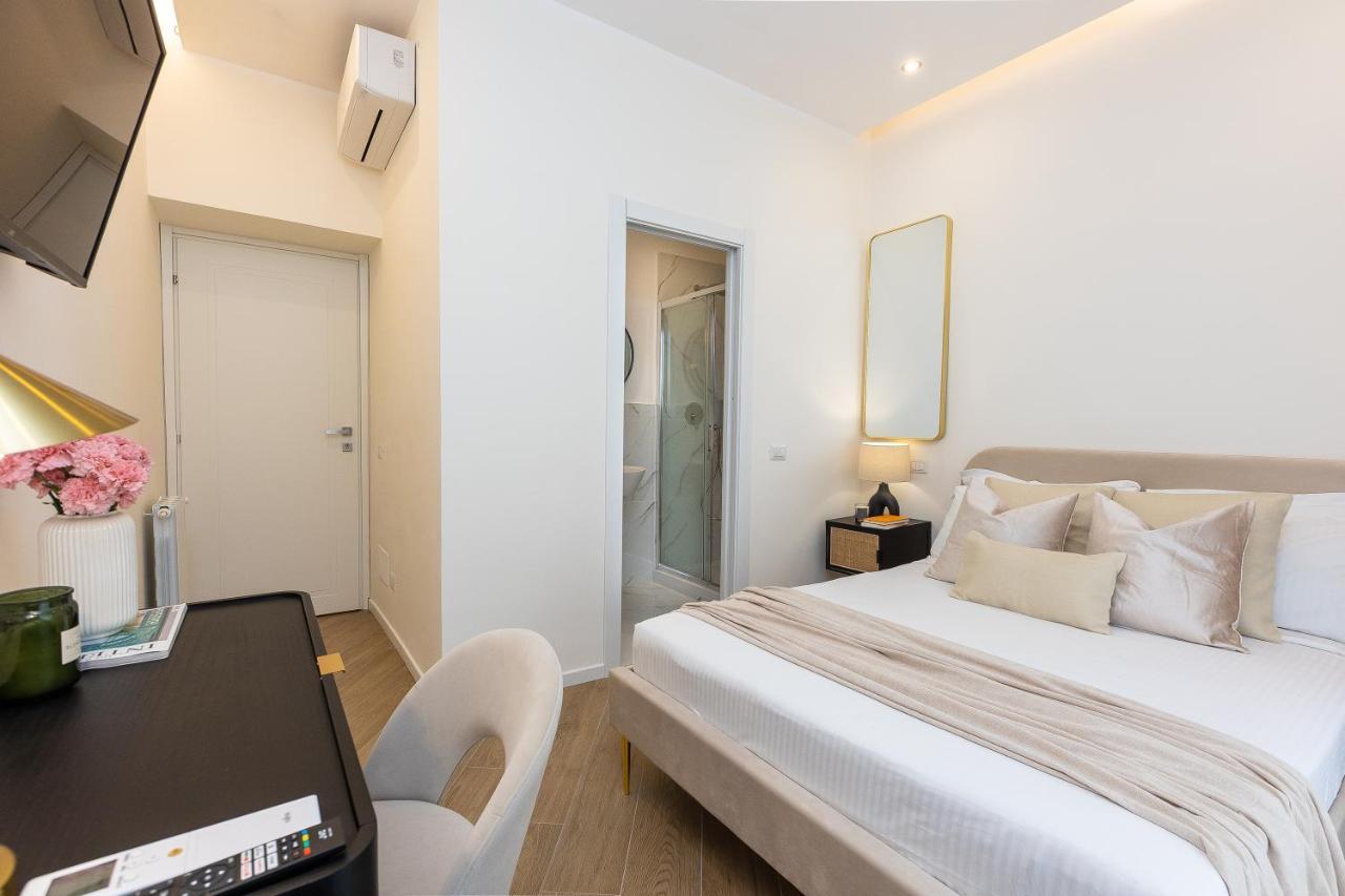 Colosseum Boutique Apartment Rome Bagian luar foto