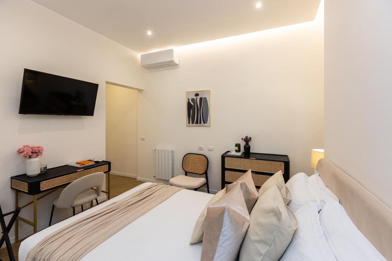 Colosseum Boutique Apartment Rome Bagian luar foto
