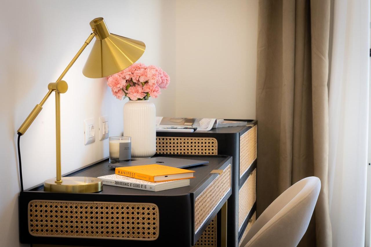 Colosseum Boutique Apartment Rome Bagian luar foto